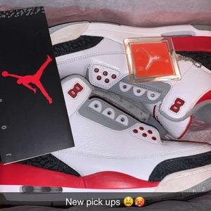 Fire red 3s og all hang tag n all looking for good trades or buy